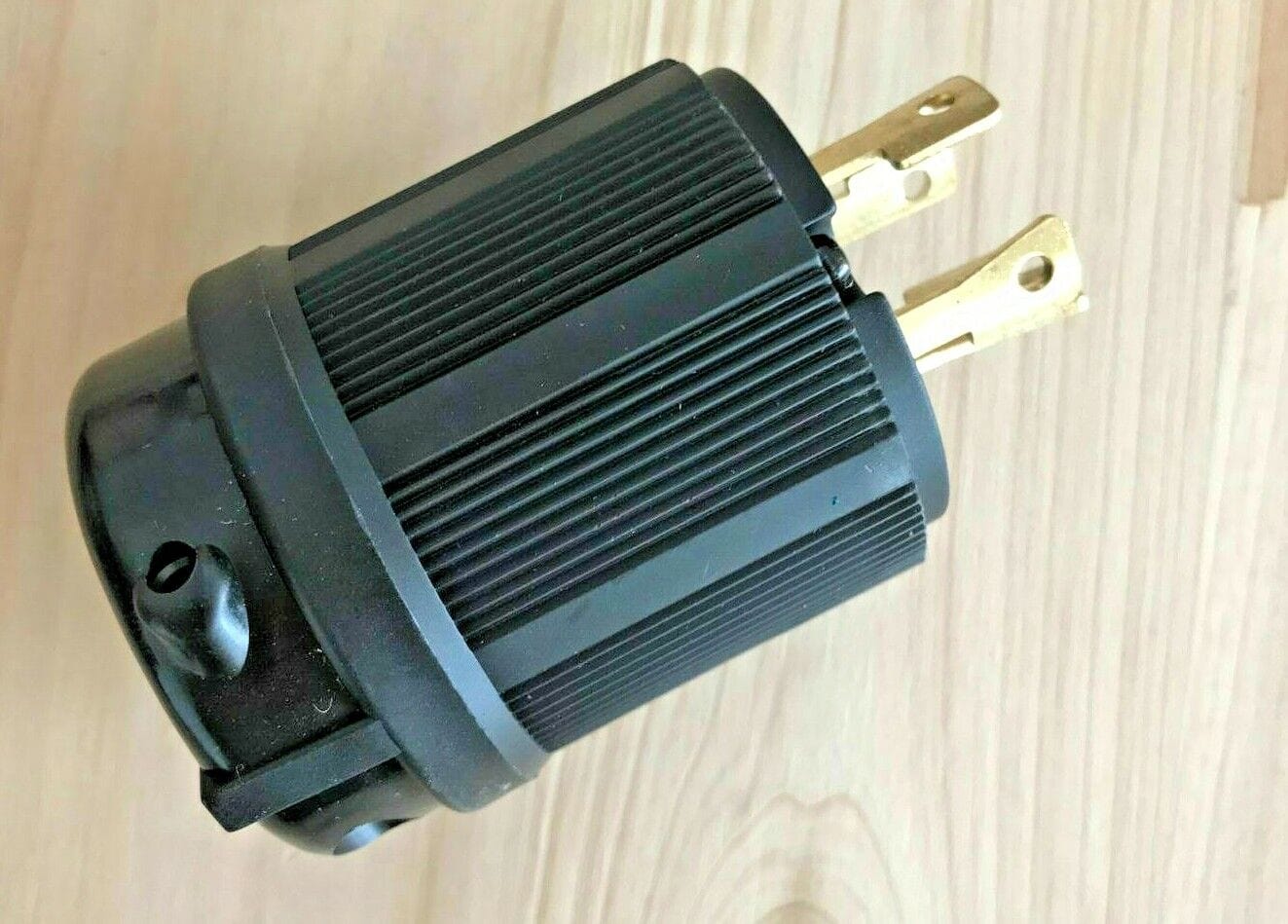 Locking Plug NEMA L15-30P, 30A, 250V